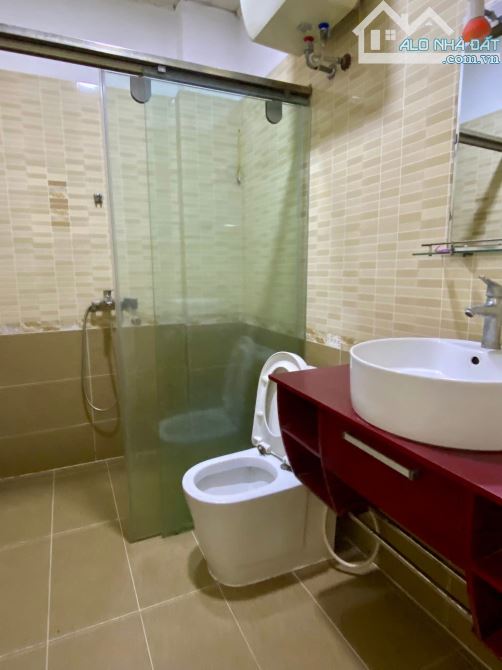 CHÍNH CHỦ CẦN BÁN GẤP NHÀ P TRẦN  DUY HƯNG Q CẦU GIẤY .DT 60M2  5T MT 4.68M  GIÁ 22.5 TỶ . - 3