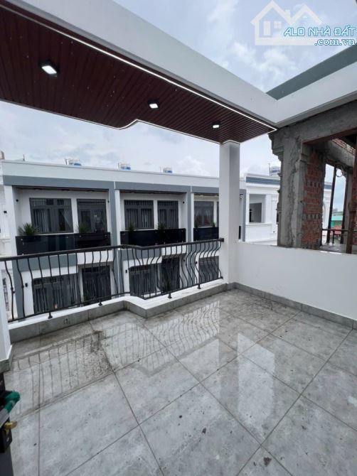 HÀNG NÓNG 🔥NHÀ MỚI 100% NGAY MÃ LÒ KHU TÊN LỬA - HẺM TO NHƯ MẶT TIỀN - KINH DOANH ĐA NGÀN - 3