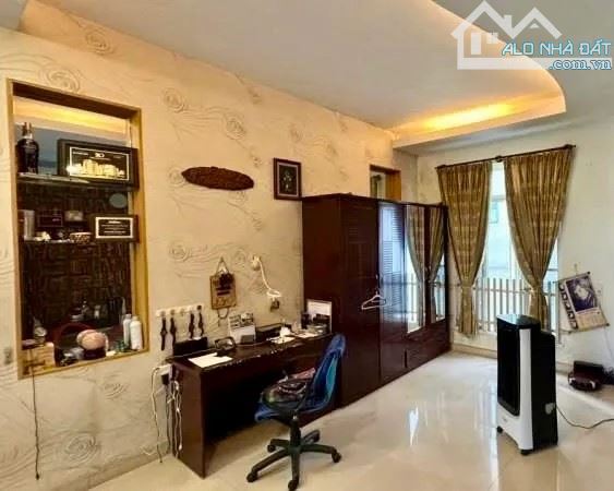 Bán Biệt Thự Mặt Tiền Khu Bàu Cát 2, Tân Bình – 200m² (6.8x30m), 3 Tầng, Sân Vườn - 40 Tỷ - 3