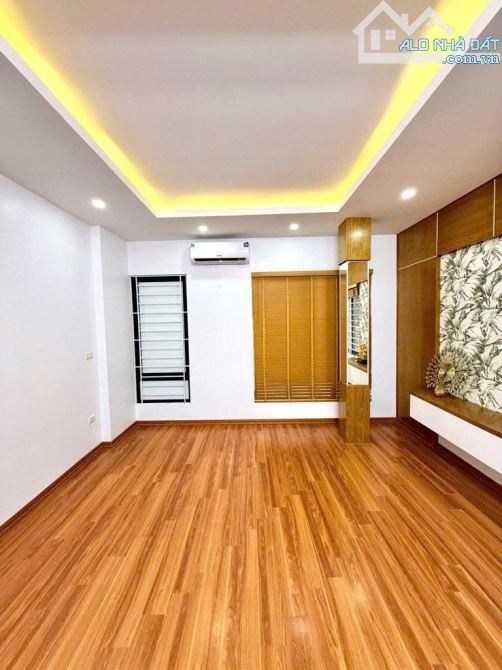 BÁN NHÀ Minh Khai - Nhà mới ở liền - 5 Tầng - ôtô gần ba gác chạy thông - GIá chỉ 5.65 tỷ - 3