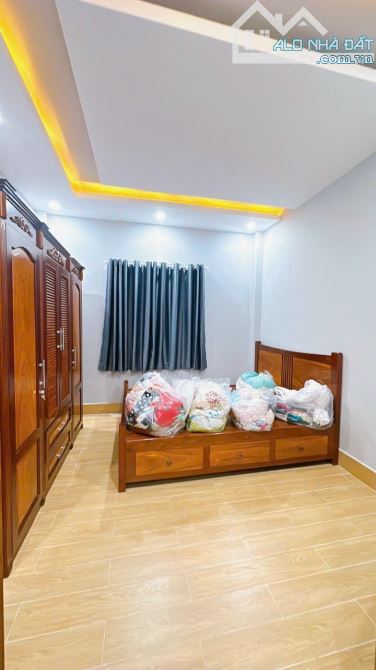 BÁN NHÀ MỚI XÂY ĐẸP 3 TẤM SÁT MẶT TIỀN TÔN ĐẢN Q4 DT 4*19 GIÁ 7TỈ TL KDC HÌNH THẬT - 3
