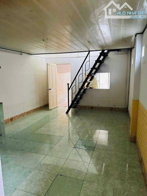 DIỆN TÍCH TO - KHÔNG QUY HOẠCH  KIẾM ĐÂU RA 1 CĂN THỨ 2 HƠN 3 TỎI 42,5M2 ( 3,5 X 11 ) 2 TẦ - 3