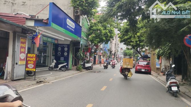 💥Nhà dân xây - lô góc - gần mặt phố - gần ô tô.  👉HOÀNG NHƯ TIẾP. Diện tích 51 m. 4 tầng - 3