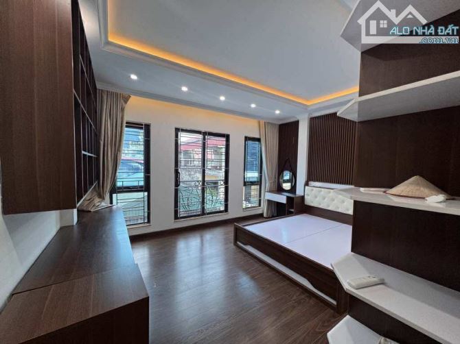 TRUNG TÂM ĐỐNG ĐA - THANG MÁY - GARA - Ô TÔ TRÁNH - PHÂN LÔ BÀN CỜ -  60M2 X 7T - 5MT - 3