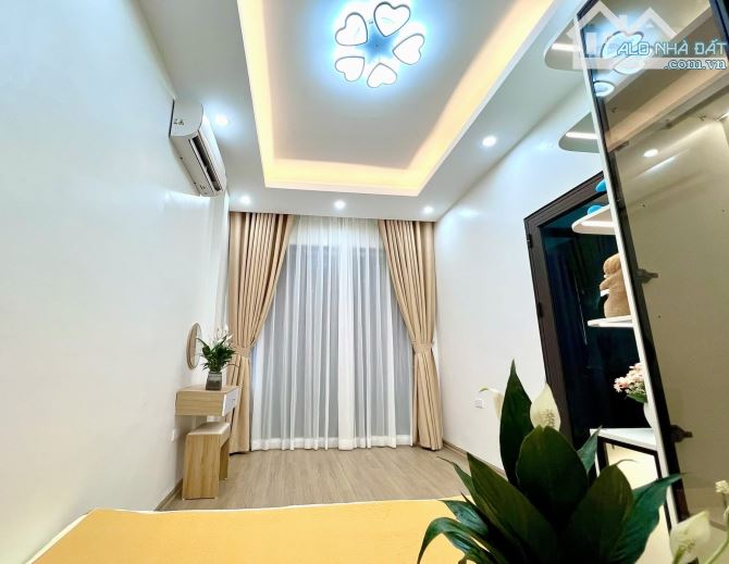 Nhà Đẹp - Full Nội Thất - Lô Góc - Quan Thổ - Đống Đa - Dt:27m2/5tầng/4mMt*nhỉnh 6 tỷ - 3