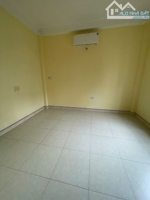 Cho thuê nhà ngõ Tân Lạc, Hai Bà Trưng, 4 tầng x 40m2, 4 ngủ, 12 Triệu - 3