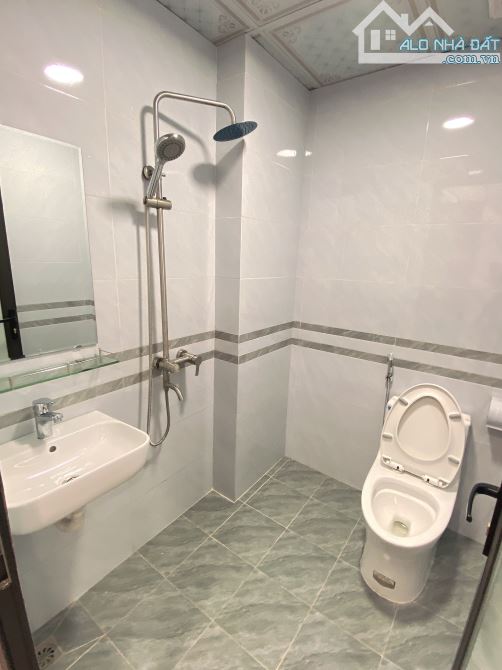8.3 TỶ - 5 TẦNG THANG MÁY - PHỐ TRẦN KHÁT CHÂN - XÂY MỚI CỨNG - 3