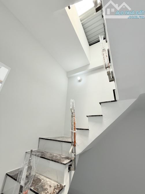 🏘️ 1/ KÊNH TÂN HOÁ HOÀ THẠNH TP - 33m2 ,4T , 4x 9 - NHÀ MỚI KENG - CHỈ -- 4,8 TỶ - 3