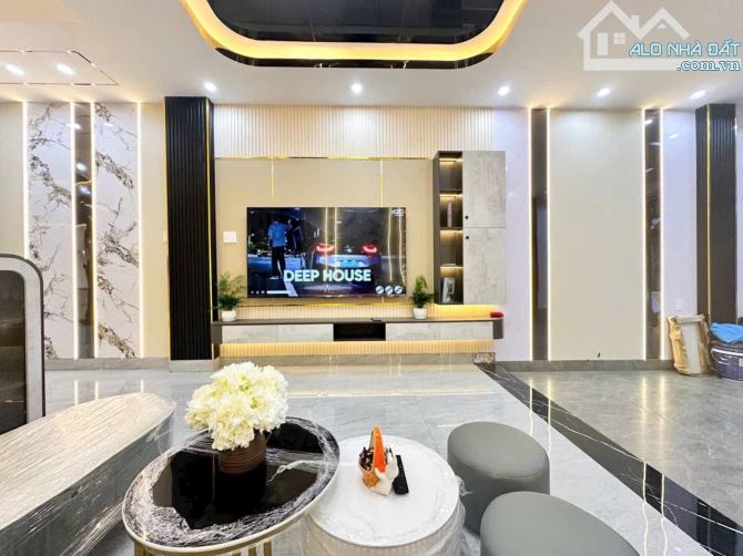 NGUYỄN THỊ HƯƠNG, NHÀ BÈ - 70m2 - 3TẦNG- 4PN - 6TỶ95. - 3