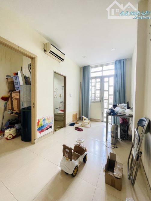 Nguyễn Văn Công, ngang 4m, 3 phòng ngủ nhỉnh 6 tỉ tl - 3