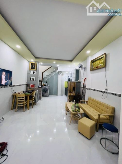 TRUNG TÂM QUẬN 10 -  CHỢ NGUYỄN TRI PHƯƠNG - CÁCH HẺM XE HƠI - 37M2, 2 TẦNG - GIÁ NHỈNH 5Ỷ - 3