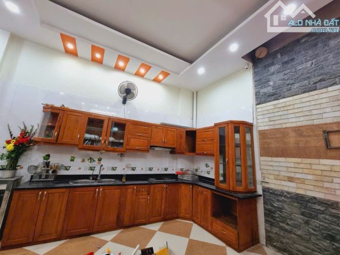 BÁN NHÀ DỊCH VỌNG CẦU GIẤY - LÔ GÓC - Ô TÔ KINH DOANH - NGÕ THÔNG - 54M2, HƠN 17 TỶ - 3