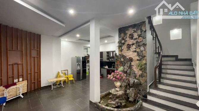 Bán nhà phố Nhổn, 112m2, 3 tầng, lô góc, mặt tiền 8,6m, ô tô vào nhà, giá 16,5 tỷ. - 3
