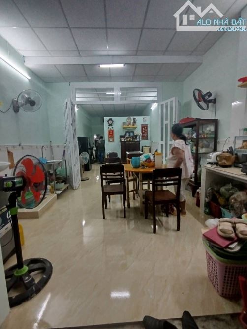Bán nhà mặt tiền đường nguyễn văn lượng, phường 17, gò vấp, 130m2, giá 2x tỷ - 3