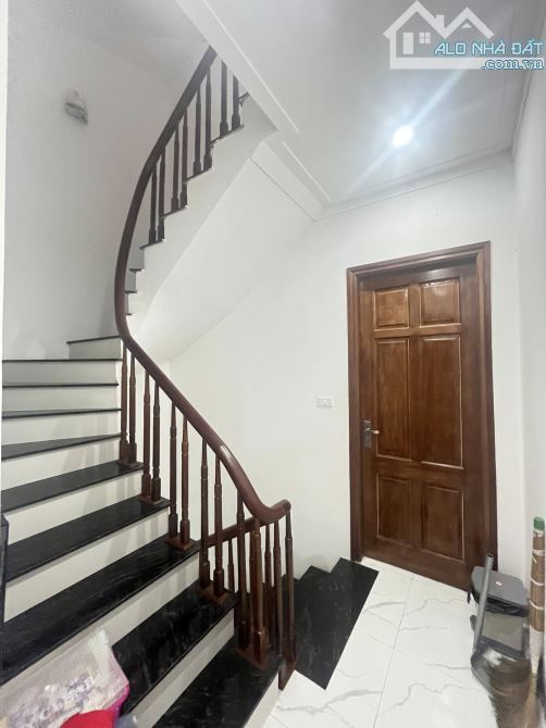 Bán nhà 5 tầng x 38m2 x7.99 tỷ Nhà đẹp thiết kế hiện đại, khu vực Mậu Lương - 3
