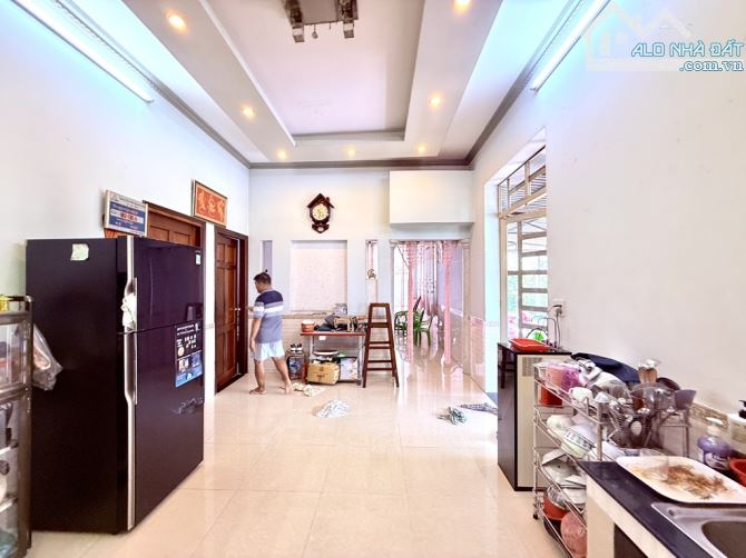Nhà lớn+ đất hơn 600m2 full thổ cư Tân Hiệp HÓc Môn. Chỉ khoảng 17tr/m2. Sổ riêng đẹp. - 3