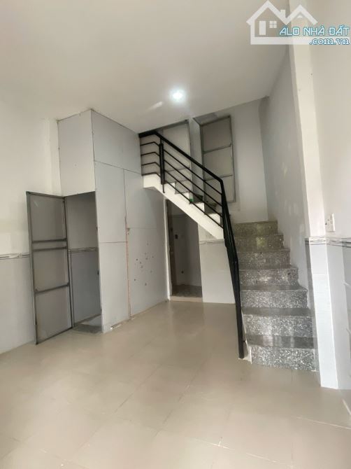Cho thuê nhà Tân Vĩnh - Ngang 4 dài 5 - 4 tầng - xe hơi đỗ cửa Q4. - 3
