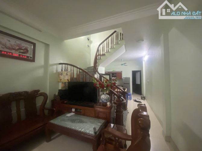 TĐC Đông Dư/ Đất 120m, 3 tầng, 8m tiền, 13.9 tỷ/ Ô tô đậu đỗ, Vỉa hè 3m, dòng tiền - 3