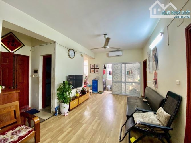 NAM TỪ LIÊM chính chủ gửi căn chung cư 2 ngủ - lô góc cực thoáng mát - sổ đỏ chính chủ vuô - 3