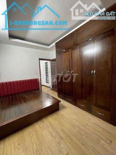 Cho thuê nguyên căn nhà tại ngõ 267 Trích Sài, Tây Hồ. DT 33m 4 tầng, giá 20tr - 3
