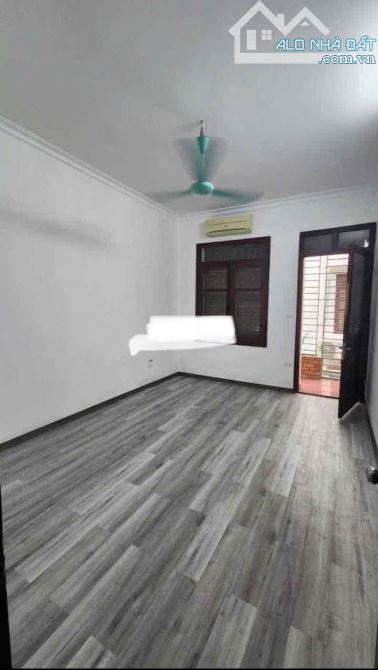 Cho thuê nhà đê la thành, đống đa 55m 3 tầng 3PN 12tr - 3