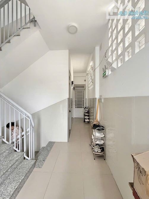 Toà nhà CHDV 20 phòng 6,5X23M Hẻm xe tải tránh Phan Huy Ích thu hơn 100tr chỉ 21.5 tỷ TL - 4