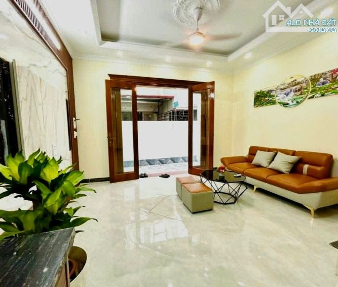 Trung Tâm Đại Thanh diện tích 45m2×5tầng , ô tô đỗ cửa , vào nhà giá hơn 5 tỷ cần bán nhan - 4