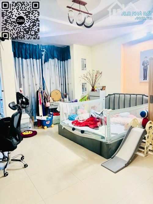 Mặt tiền Ao Sen - Tên Lửa - 5m x 20m - 4 tầng - 5PN khép kín - 4