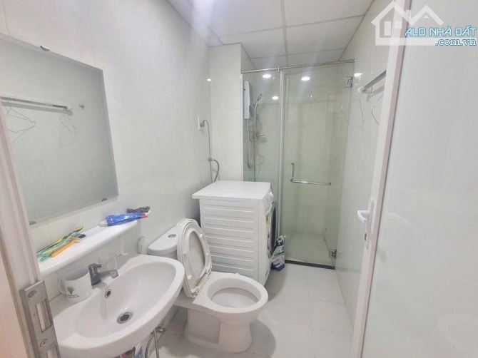 Chung cư 10A Trần Nhật Duật, Quận 1: 75m2, 1p ngủ +, NT, 10,5tr/th - 4