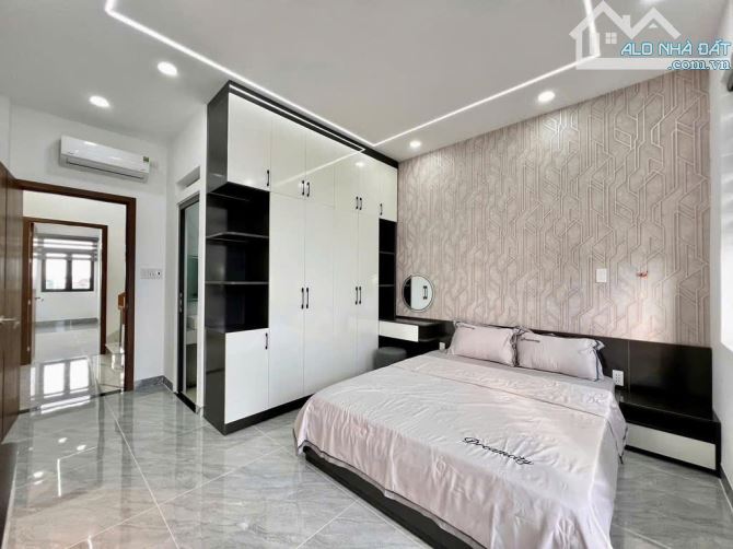 Nhà 5 TẦNG, đường BÙI VĂN NGỮ, P.HIỆP THÀNH, Q12, dt 62m2 (4mx15),💰7,5Tỷ. Đường 10m - 4