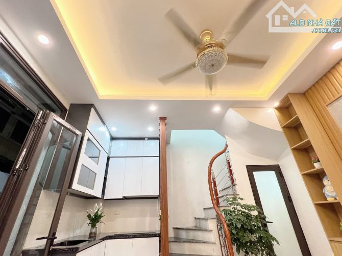 Nhà Đẹp - Full Nội Thất - Lô Góc - Quan Thổ - Đống Đa - Dt:27m2/5tầng/4mMt*nhỉnh 6 tỷ - 4