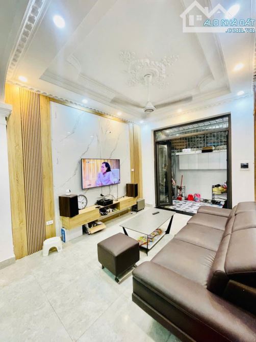 BÁN NHÀ CỰC ĐẸP CĂN GÓC – SÁT NGÕ Ô TÔ – 508 ĐƯỜNG LÁNG, ĐỐNG ĐA. 38M2 – 5 TẦNG – 8,3 TỶ - 4