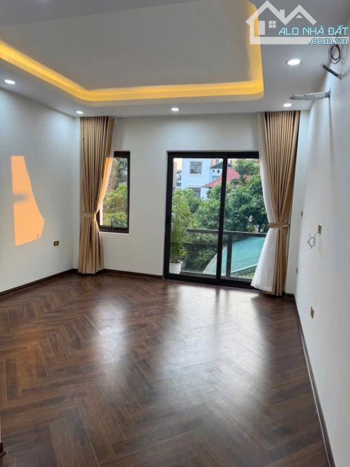 BÁN NHÀ GẦN AEON MALL LONG BIÊN, Ô TÔ VÀO NHÀ, 6 TẦNG THANG MÁY, CÁCH 1 NHÀ RA Ô TÔ TRÁNH - 4