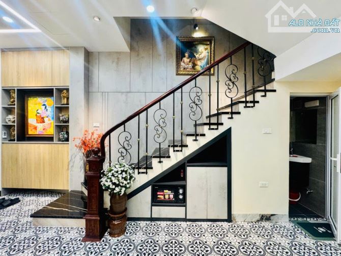 Bán nhà trung tâm quận Thanh Xuân, Ngõ rộng, Full Nội thất, DT 43m2*5 Tầng* Giá 8,95 Tỷ - 2