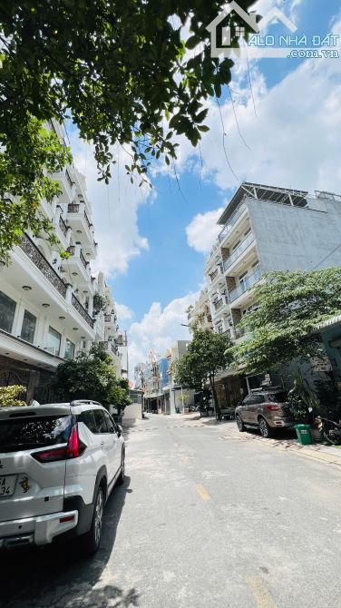 Khu nhà lầu phân lô toàn nhà trên 9-10 tỷ - Rẻ nhất khu vực chỉ Nhỉnh 7.xx Tỷ nhà 4Tầng - 4