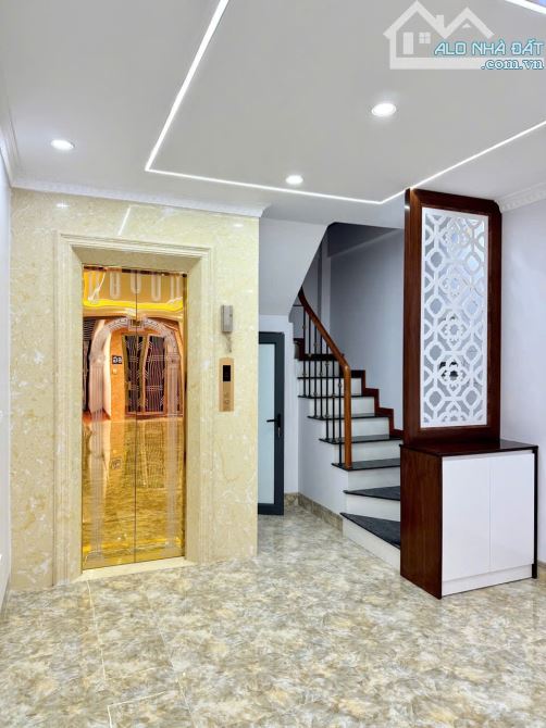 Bán nhà phố Hồ Tùng Mậu, Cầu Giấy,35m2, 5 tầng , thang máy,lô góc   ô tô 50m, chỉ 8,2 tỷ - 4