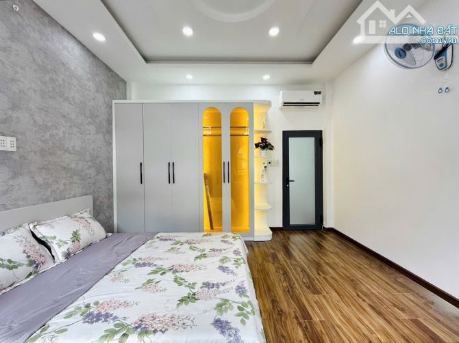 Nhà Đúc 2 Tầng  View Sân Bay  Chỉ 4.25 Tỷ - 4