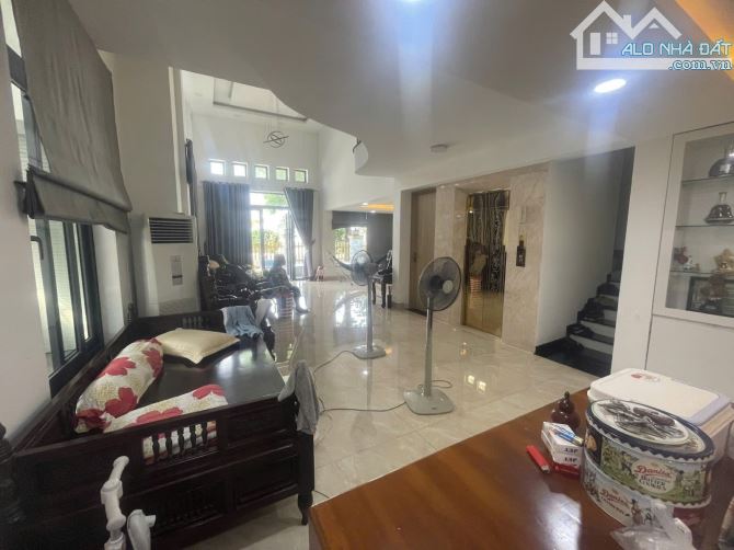 BÁN NHÀ MẶT TIỀN VIEW CÔNG VIÊN, KHU DÂN CƯ VIP GIA HÒA,THỦ ĐỨC DT: 200M2 ; 3 TẦNG - 4