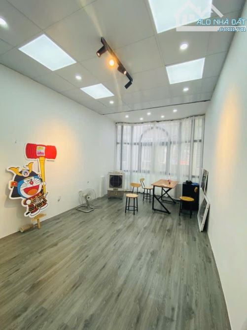 BÁN NHÀ TRẦN QUỐC HOÀN PHÂN LÔ Ô TÔ TRÁNH, KINH DOANH SẦM UẤT, 6TẦNG 40M. Nhỉnh 15tỷ - 4