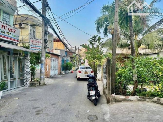 NHÀ 4 TẦNG CĂN GÓC 2 MẶT TIỀN  44M2, HẺM XE HƠI ĐẬU CỬA. GẦN SIÊU THỊ METRO, NGUYỄN THỊ - 4