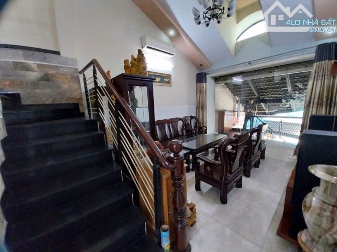Bà ĐIểm(HM) bán nhà 3 tầng ngang 4m nở hậu mt đường Nguyễn Ảnh Thủ giá 13,4tỷ - 4