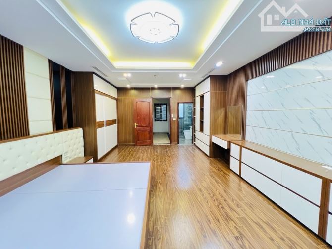 BÁN NHÀ NGÃ TƯ SỞ- OTO ĐỖ SÁT CỬA- 41M- 5 TẦNG FULL NỘI THẤT NHỈNH 12Tỷ - 4