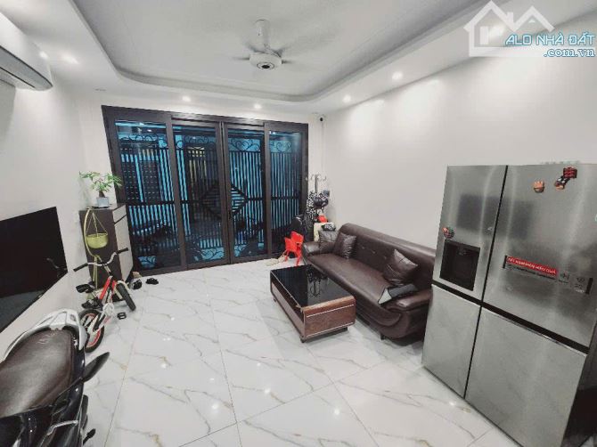 Nhà vô cùng đẹp - Vị trí đắc địa - Ở ngay - DT 30m2, 6 tầng, giá tốt chỉ 7,5 tỷ - 4