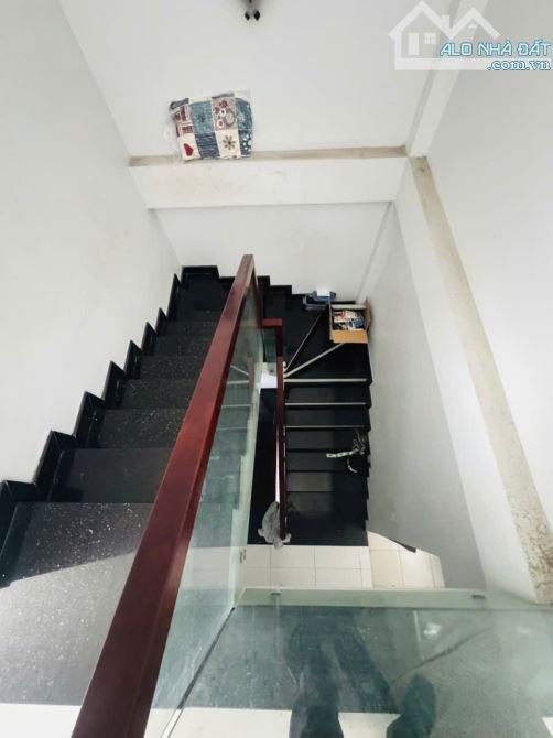Bán Gấp nhà Đ số 3 BHH hẻm 6m 1 trục sát mặt tiền 52m2,4 Tầng 5 tỷ 150 - 4