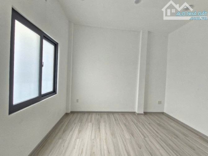 NHÀ ĐẸP 3 TẦNG – ĐƯỜNG XE TẢI NGUYỄN VĂN GIÁP – BÌNH TRƯNG ĐÔNG, Q2 - 4