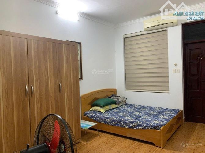 Cho thuê nhà nguyên căn ngõ 58 Đào Tấn,Cống Vị, Ba Đình, 50m 3 tầng, giá 13tr - 4