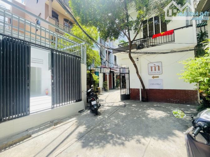 XE HƠI VÔ NHÀ - HIẾM - 2 THOÁNG - XÂY CĂN HỘ DỊCH VỤ SIÊU ĐẸP ĐỈNH - HẺM 1 TRỤC THẲNG - 20 - 4