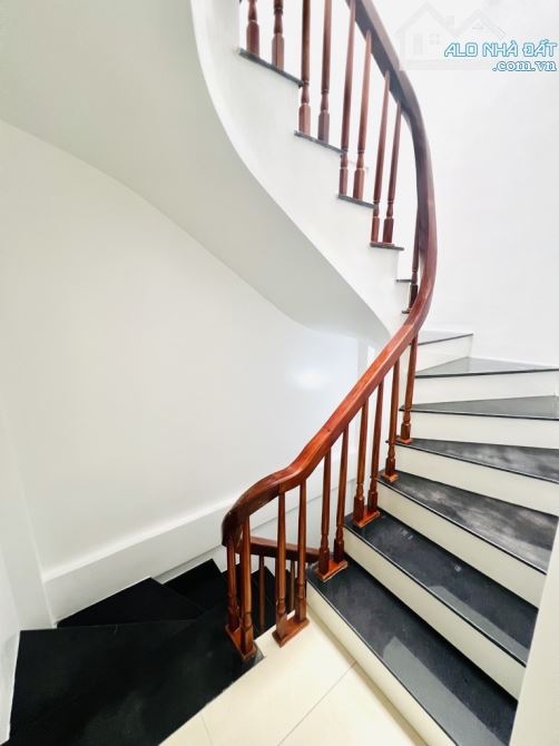 PHÂN LÔ- LĨNH NAM-NGÕ THÔNG VF3 QUA NHÀ-30M Ô TÔ TRÁNH-SÁT PHỐ - 5