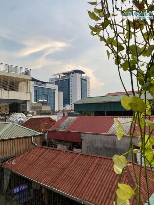 NHÀ ĐẸP HOÀNG MAI-THIẾT KẾ HIỆN ĐẠI - 51M2 - MT RỘNG 5.5M -Ô CHỜ THANG MÁY -GIÁ 11.2 TỶ - 5