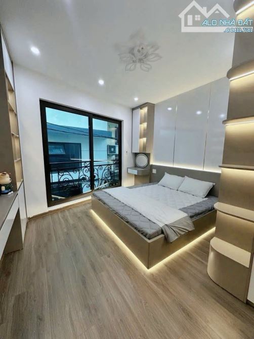 ÁN NHÀ ĐỊNH CÔNG THƯỢNG.NỞ HẬU.Ô TÔ VÀO NHÀ.28M/7.x  Tỷ        . - 5